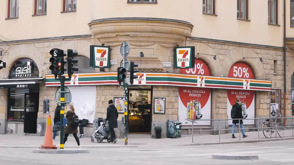 7-Eleven: Retainer