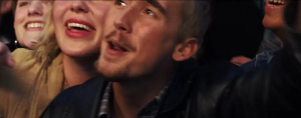 Sveriges Radio's 30-second Lyssna film: friends on a jetty, a couple at breakfast, a night drive, a concert crowd